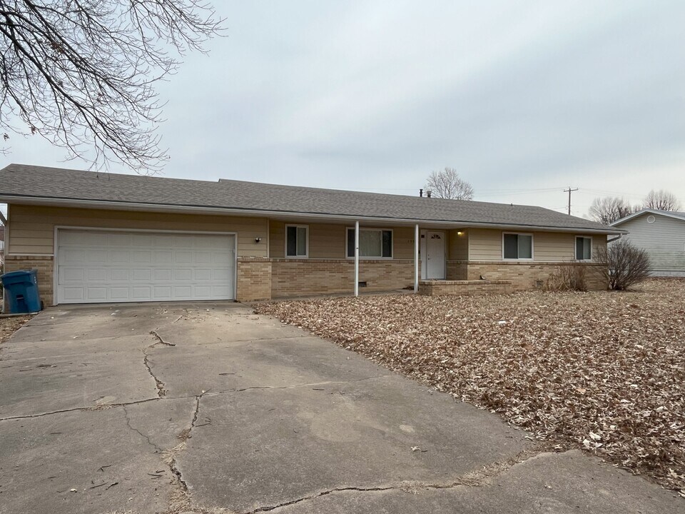 208 S York Ave in Springfield, MO - Building Photo
