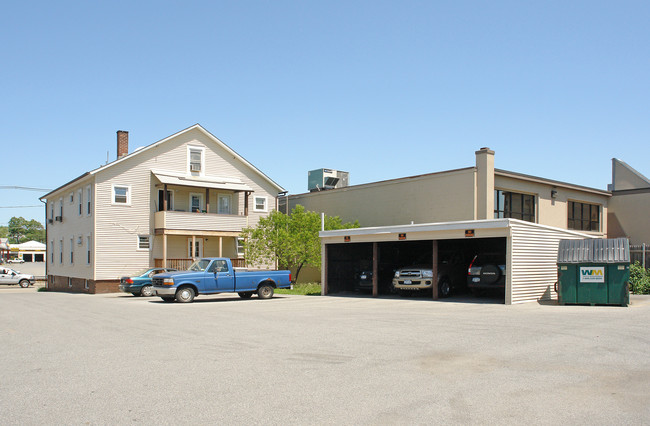 506 Haight Ave in Poughkeepsie, NY - Foto de edificio - Building Photo