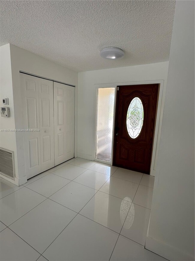 16832 SW 5th Way in Weston, FL - Building Photo - Building Photo