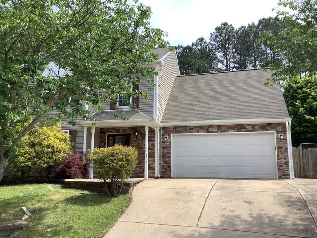 property at 3913 Lodgepole Ln