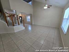 566 Rattler Bluff in San Antonio, TX - Building Photo - Building Photo