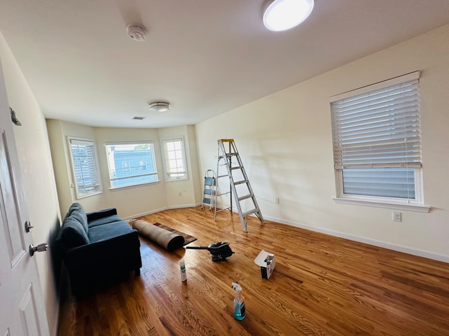311 Cross St, Unit 2 in Harrison, NJ - Building Photo - Building Photo