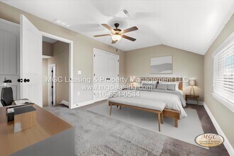 504 N Foxridge Dr in Raymore, MO - Building Photo - Building Photo