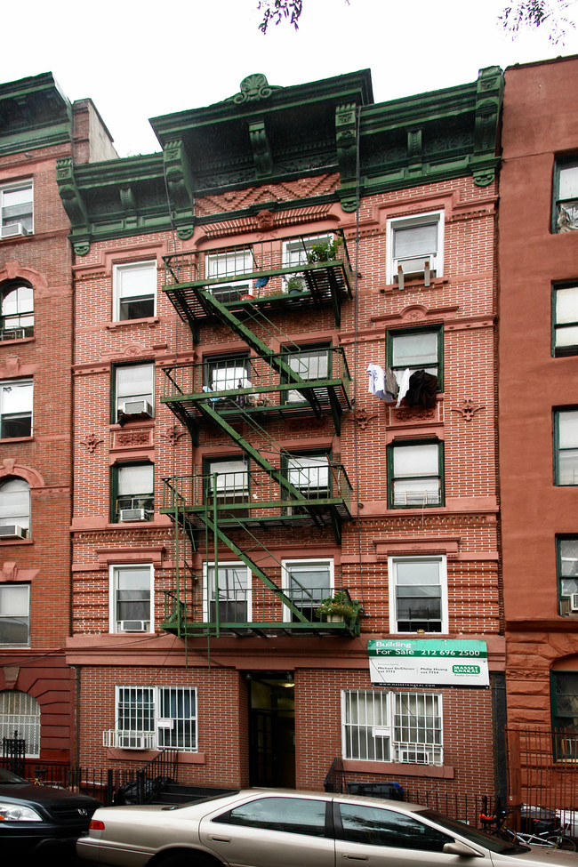 121 Henry St in New York, NY - Foto de edificio - Building Photo