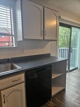 573 Churchill Dr in Newington, CT - Building Photo - Building Photo