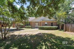 7 Troyer Ct in Fairhope, AL - Building Photo