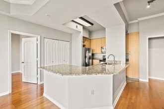 3225 Turtle Creek Blvd, Unit 626 in Dallas, TX - Building Photo - Building Photo