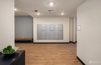 6901 NE 184 St in Kenmore, WA - Building Photo - Building Photo