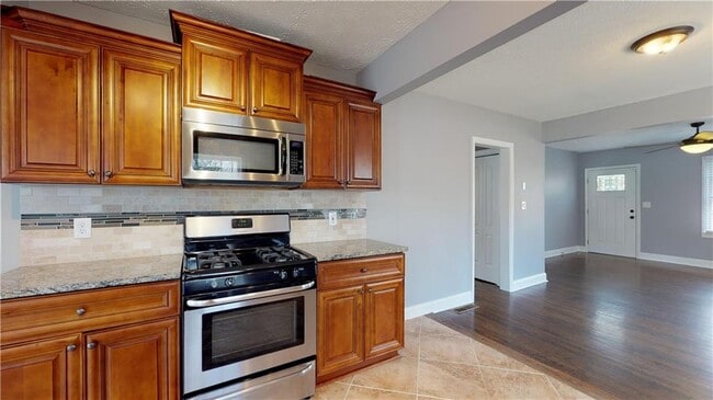 2599 Eastwood Dr in Decatur, GA - Building Photo - Building Photo