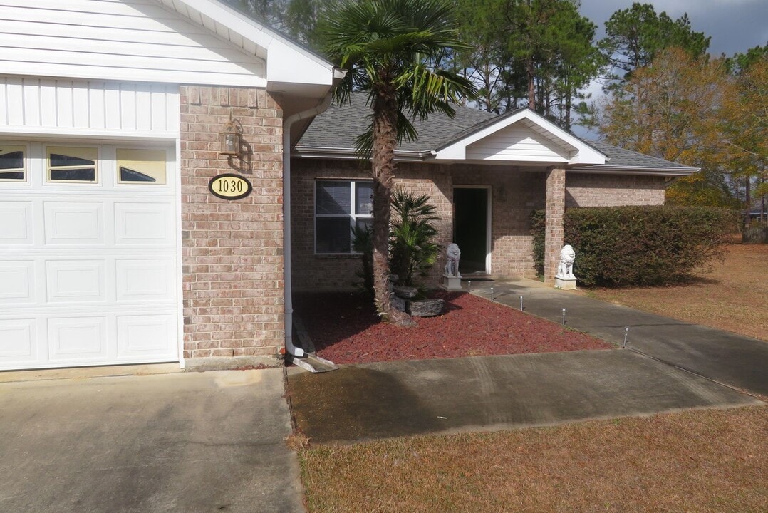 1030 Gage Dr in Deridder, LA - Building Photo