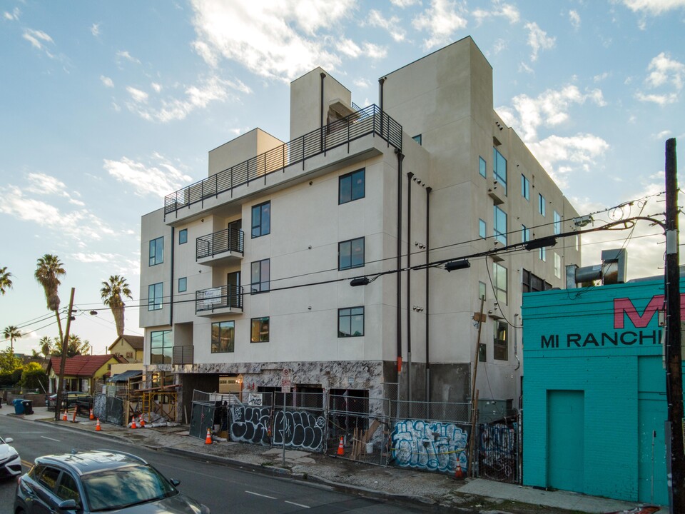 667 Wilton Apartments in Los Angeles, CA - Building Photo