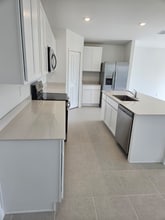 2414 McKinley Dr in Lake Wales, FL - Building Photo - Building Photo