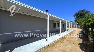 19172 Lindsay St in Hesperia, CA - Foto de edificio - Building Photo