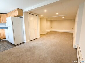 25 Saugatuck Ave in Westport, CT - Building Photo - Building Photo