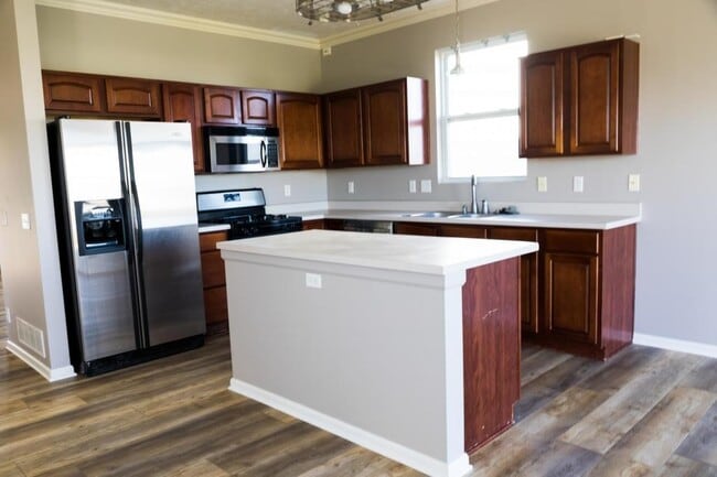 14005 Kelly Dr in Bellevue, NE - Building Photo - Building Photo