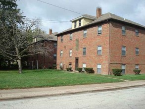 1003-1011 W Locust St in Davenport, IA - Building Photo - Building Photo