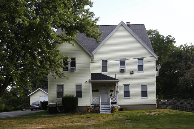19 Washington St in Abington, MA - Foto de edificio - Building Photo