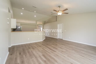 3159 Wavering Ln in Middleburg, FL - Building Photo - Building Photo