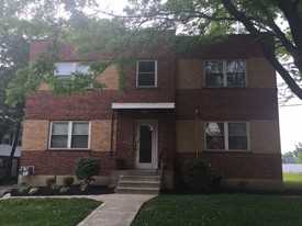 Finneytown Quad in Cincinnati, OH - Building Photo