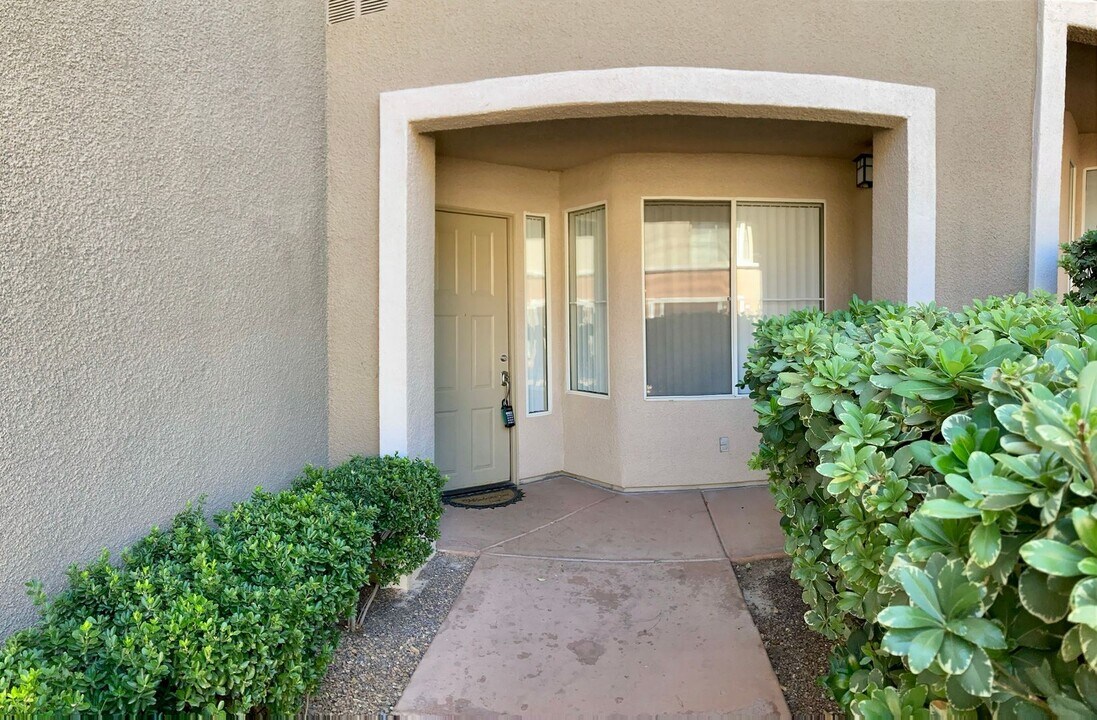 656 Peachy Canyon Cir in Las Vegas, NV - Building Photo