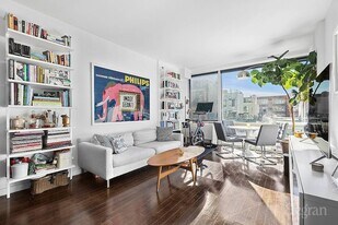 425 E 13th St, Unit 6-H in New York, NY - Building Photo