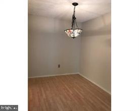 32 Scherer Ct in Trenton, NJ - Foto de edificio - Building Photo