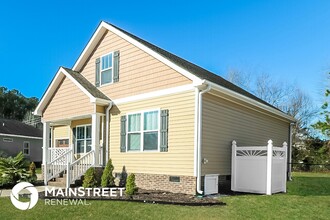 206 S Eastwood Dr in Benson, NC - Building Photo - Building Photo