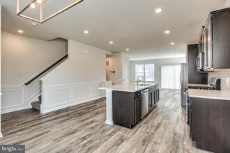 2015 Thornbrook Wy in Odenton, MD - Building Photo - Building Photo