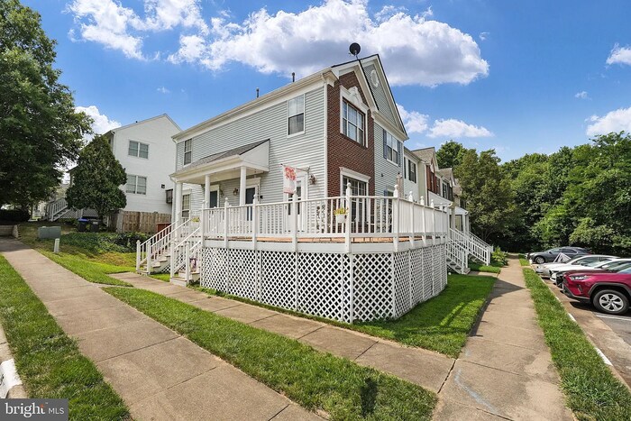 15663 Viewpoint Cir in Montclair, VA - Building Photo