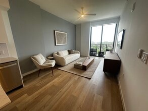 119 SE 2nd Ct, Unit A1 in Dania Beach, FL - Foto de edificio - Building Photo