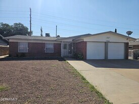10604 Pleasant Hills Dr in El Paso, TX - Building Photo