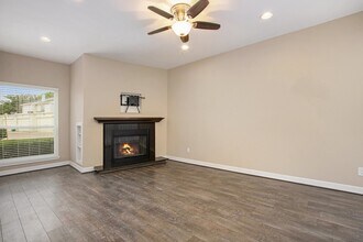 5978 Woodway Place Ct in Houston, TX - Building Photo - Building Photo