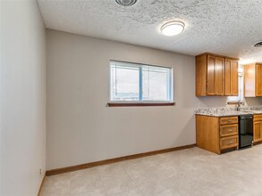 214 Thompson Dr in Norman, OK - Building Photo - Building Photo