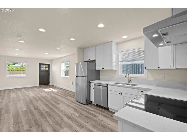 property at 8316 SE Raymond Ct