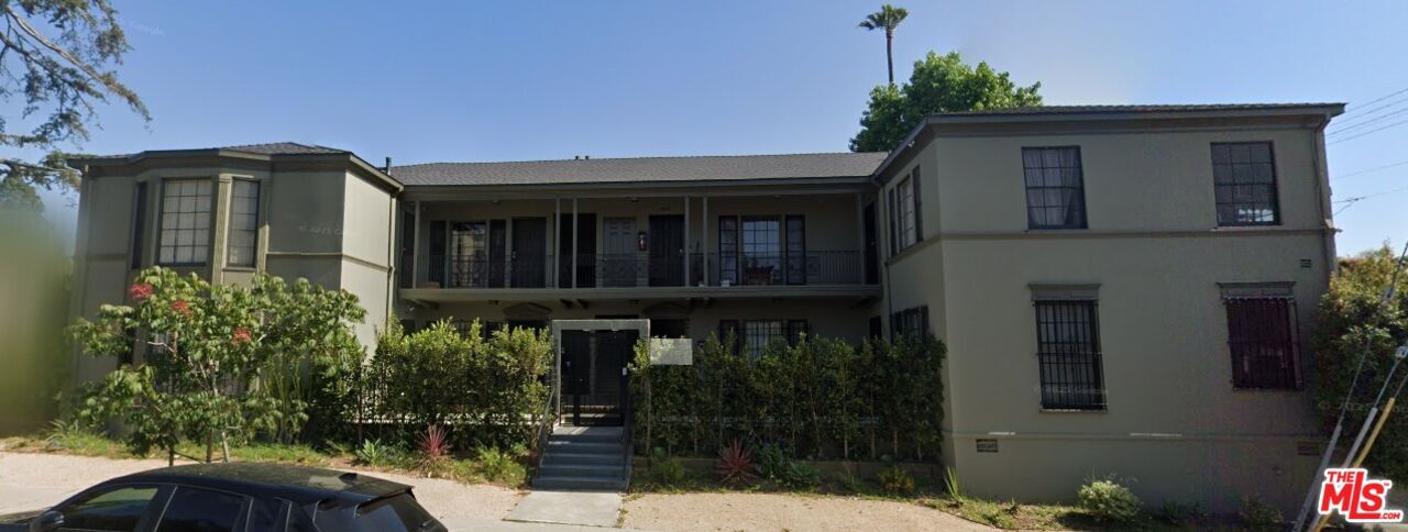 4950 Beverly Blvd in Los Angeles, CA - Building Photo