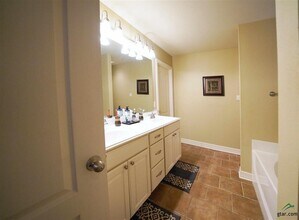 5934 Grace Ave in Tyler, TX - Building Photo - Building Photo