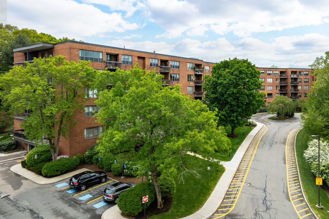 Nahanton Woods Condominiums in Newton Center, MA - Building Photo