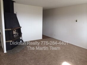 3285 Gypsum Rd in Reno, NV - Foto de edificio - Building Photo