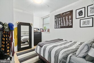 427 Monroe St in Philadelphia, PA - Building Photo - Building Photo