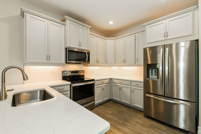 1059 Enbrook Lp in Naples, FL - Building Photo - Building Photo