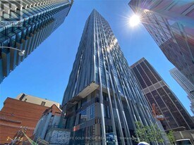 1 Yorkville Ave in Toronto, ON - Building Photo