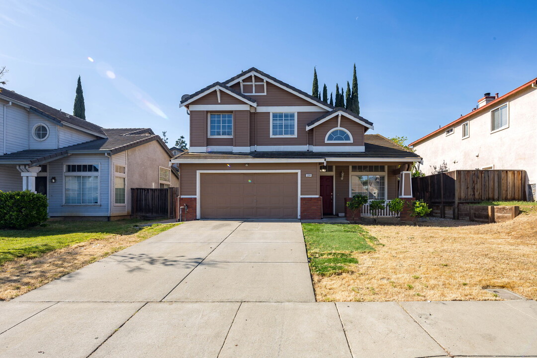 5304 Fairside Way in Antioch, CA - Building Photo