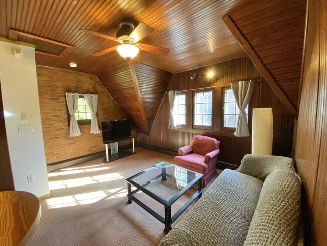 3085 Fairmount Blvd in Cleveland Heights, OH - Building Photo - Building Photo