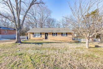 111 Daniels Dr in Franklin, TN - Building Photo - Building Photo