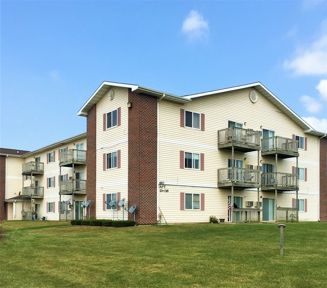 Otter Creek Cottages in Oelwein, IA - Building Photo - Other