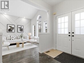 2355 Woodridge Way in Oakville, ON - Building Photo - Building Photo