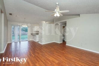 797 Chestnut Ave in Orange City, FL - Foto de edificio - Building Photo