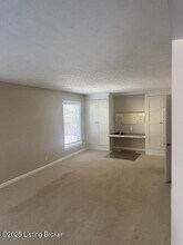 9100 Trentham Ct in Louisville, KY - Building Photo - Building Photo