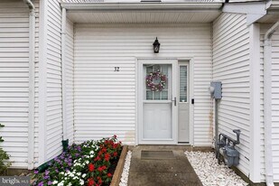 32 Ginger Dr in Lumberton, NJ - Building Photo