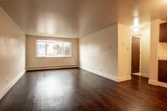 1001 Robertson St in Fort Collins, CO - Foto de edificio - Building Photo